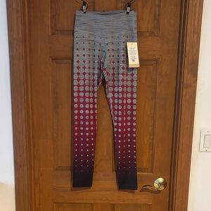 Gradient Patterned Leggings size s
